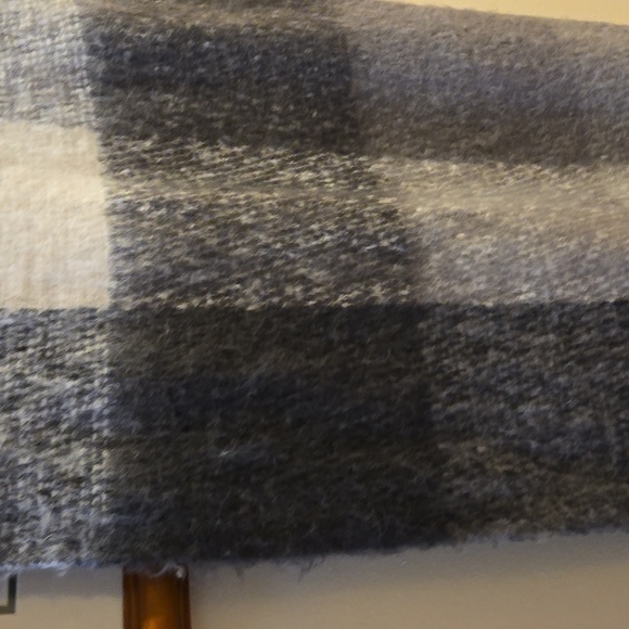 Lucky Brand 76" Grey Plaid Scarf - Picture 7 of 10